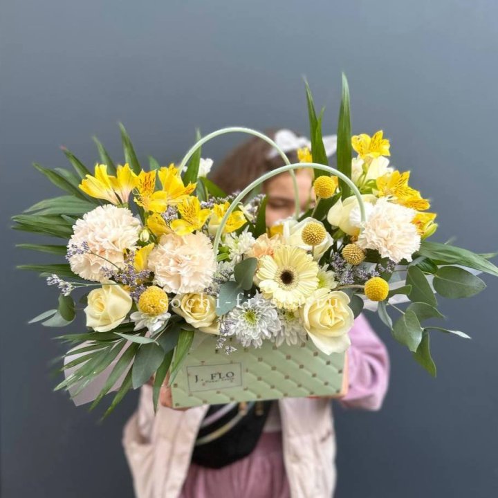 Сумочка с розами "Эпиа" в Орле