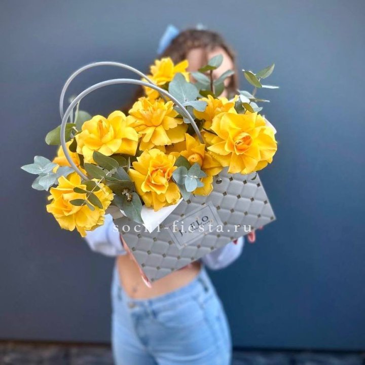 Сумочка с розами "Эдель" в Орле