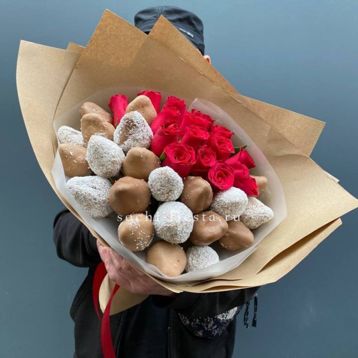 Розы и клубника в шоколаде Мерси в Орле