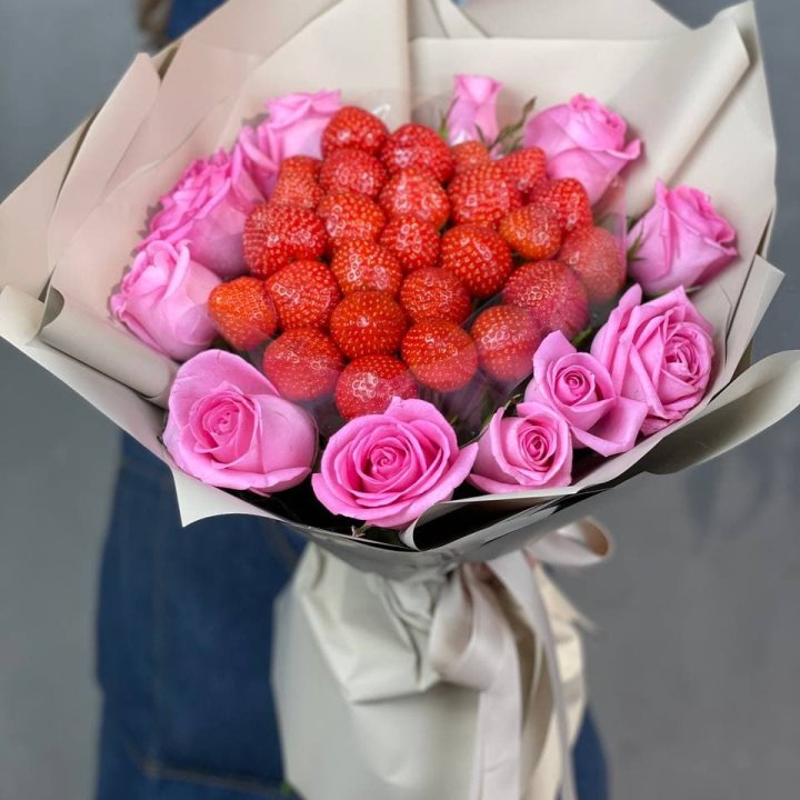 Клубника и розы в Орле