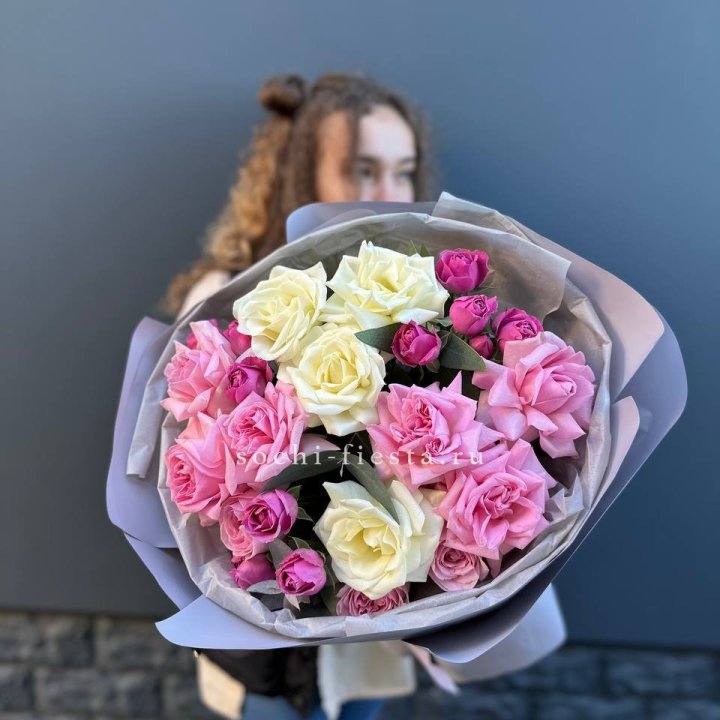 Букет французских и пионовидных роз в Орле