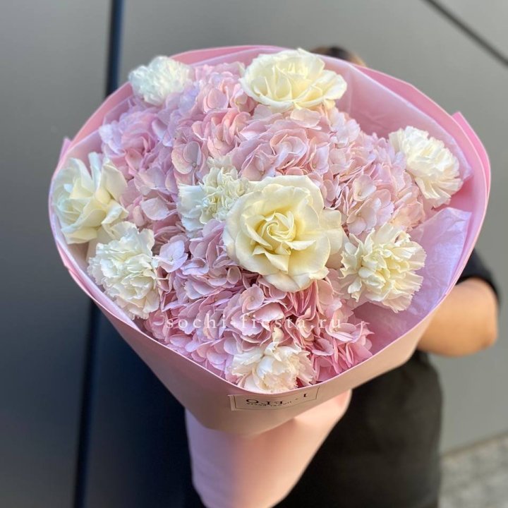  Букет гортензий и роз  в Орле