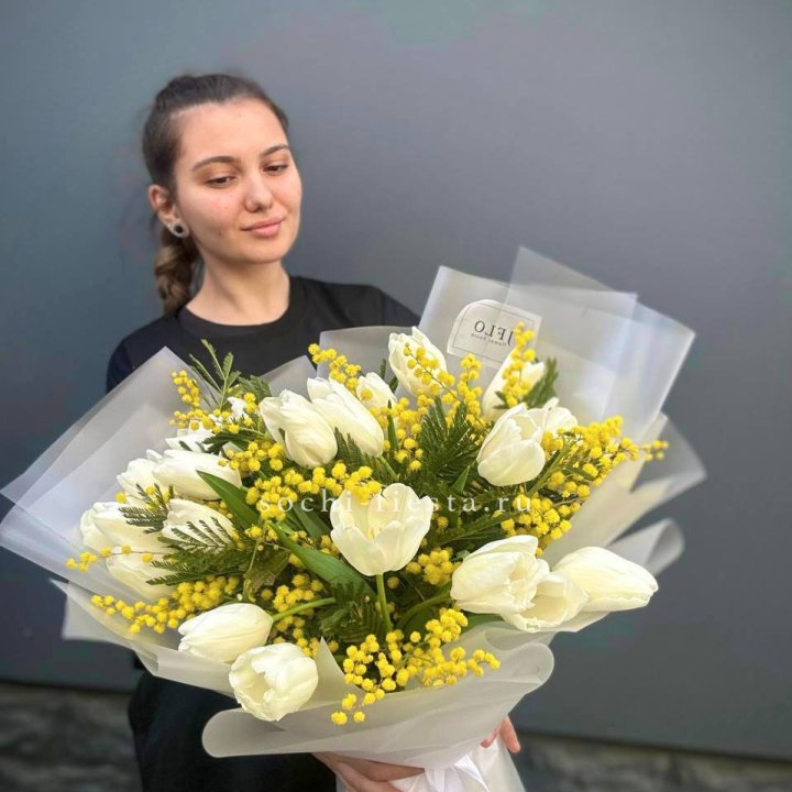 Букет тюльпанов и мимозы в Орле