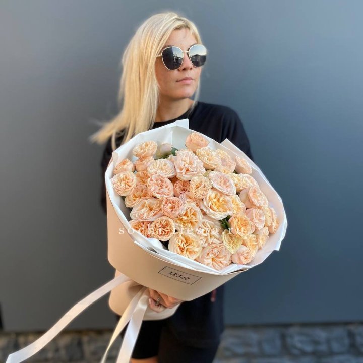 15 пионовидных роз №2 в Орле