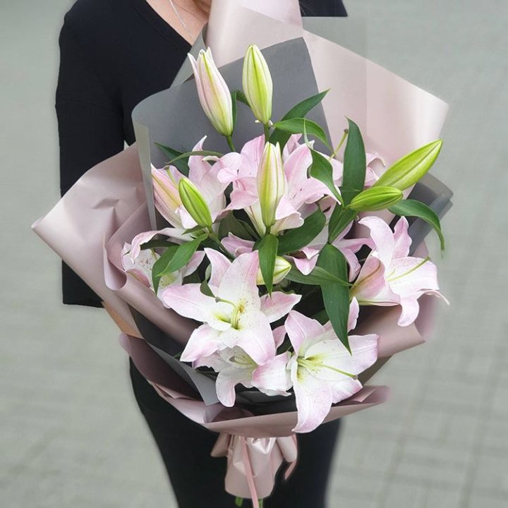 Букет розовых лилий в Орле