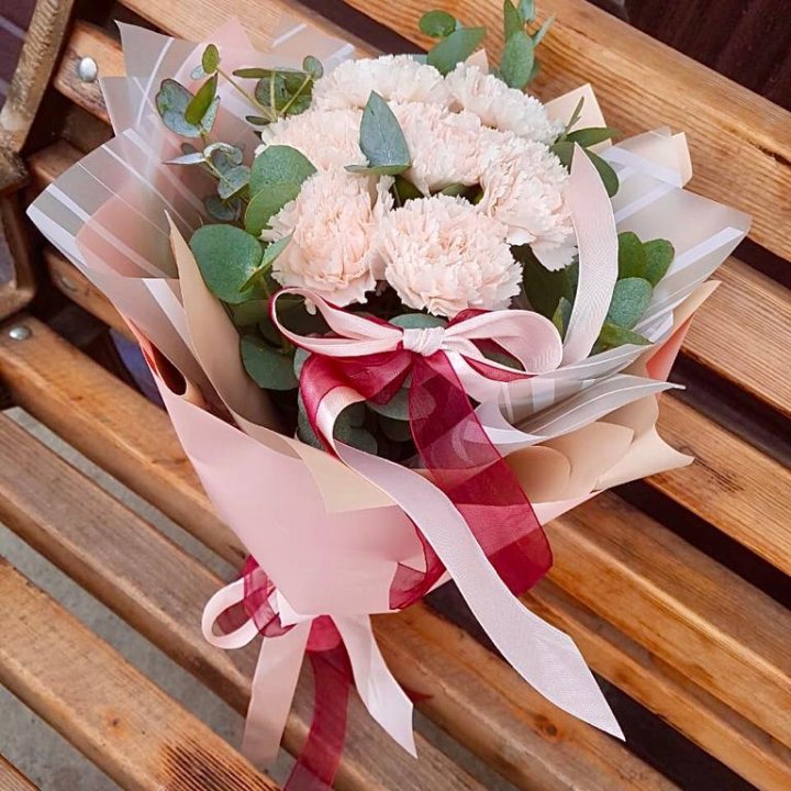 Диантусы с эвкалиптом в Орле