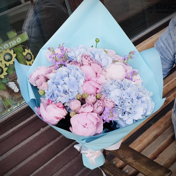 Букет с гортензиями "Блубери" в Орле