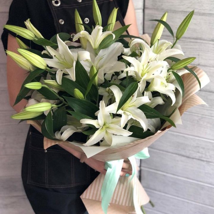 Букет белых лилий в Орле
