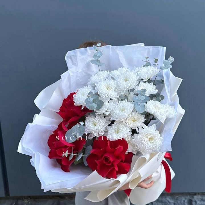 Дуо розы и хризантемы в Орле