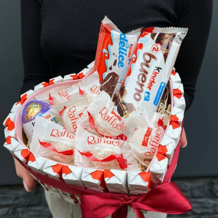 Подарочный набор сердце с Киндерами и Рафаэлло в Орле