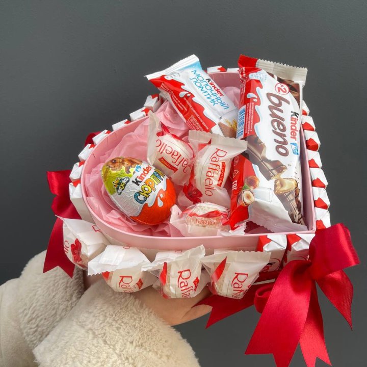 Бокс киндерами и раффаэлло в Орле