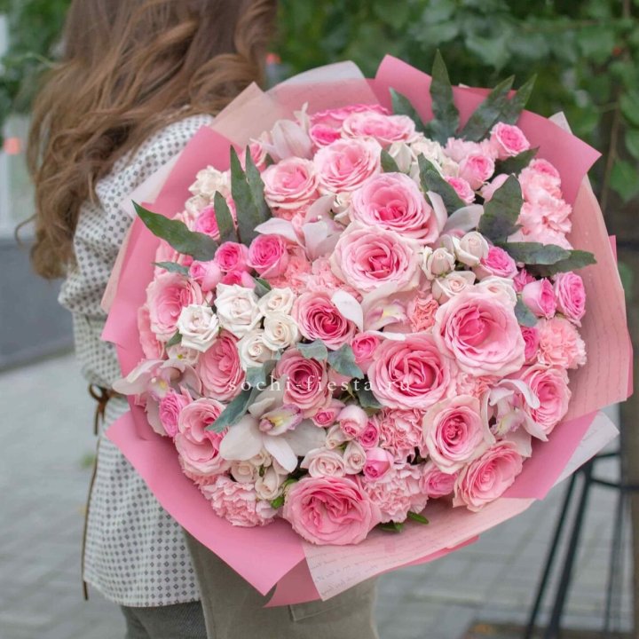 Дизайнерский букет "Барби" в Орле