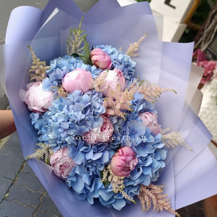 Дизайнерский букет с гортензией №3 в Орле