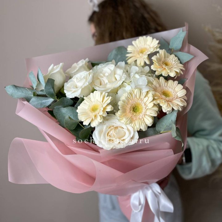 Букет роз, гортензии, гербер  в Орле