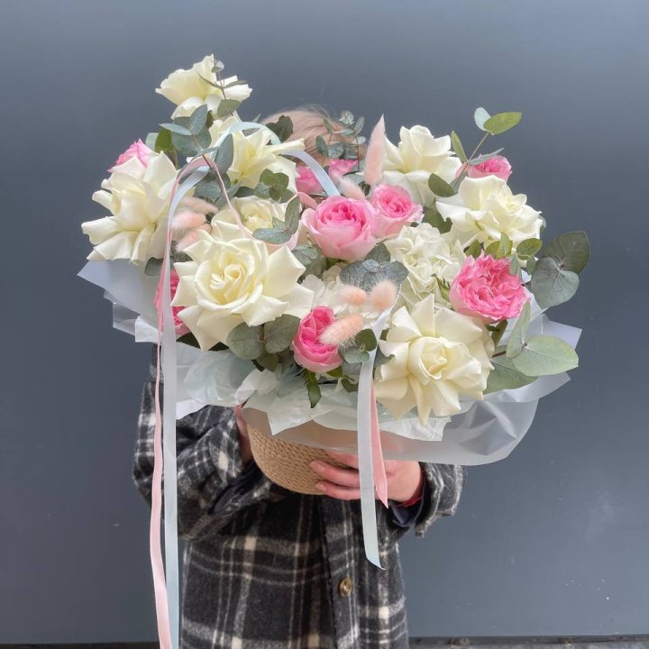 Кашпо с розами в Орле