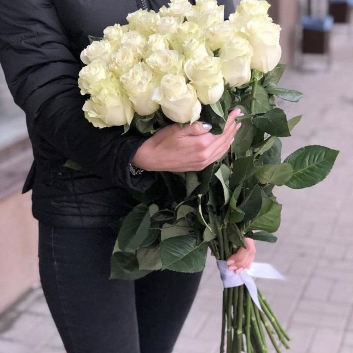 Голландские розы белые в Орле