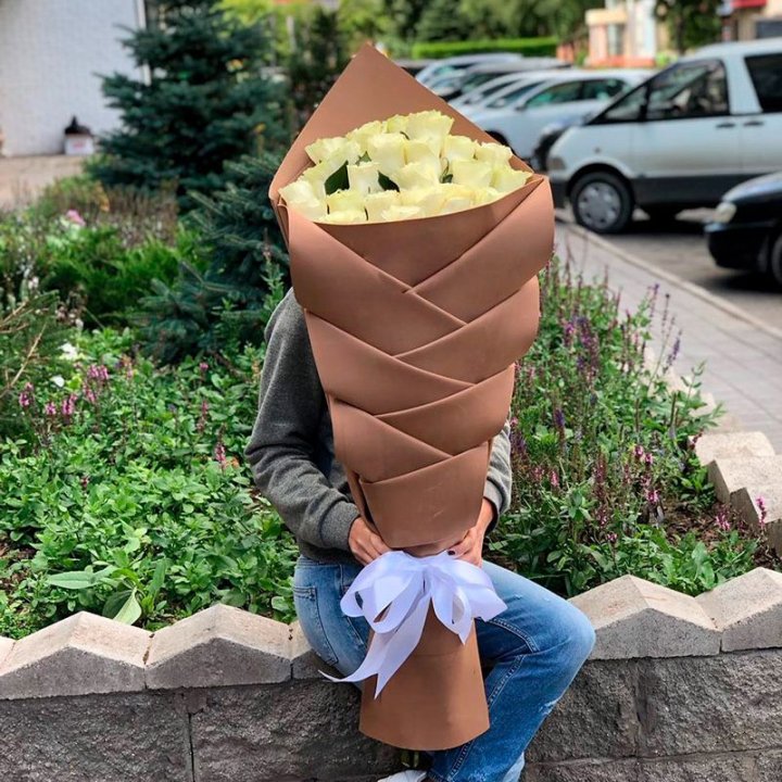 Голландские розы белые "Рыбка" в Орле