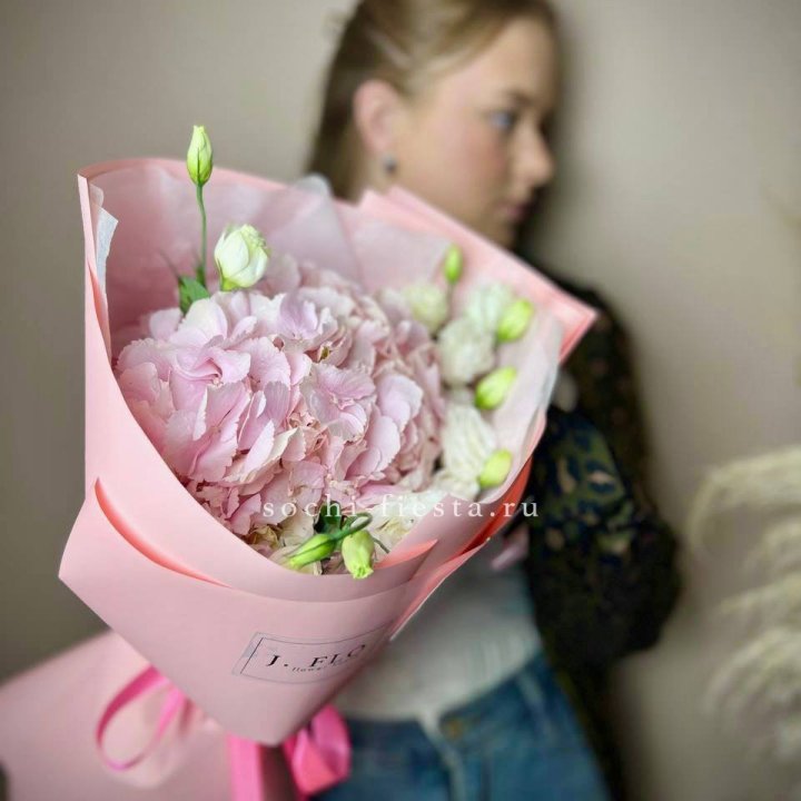 Букет с гортензией №2 в Орле