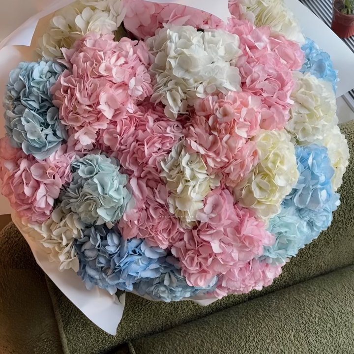 Букет гортензий микс в Орле