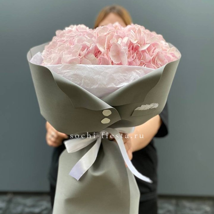  Букет  пиджачок из 5 гортензий в Орле