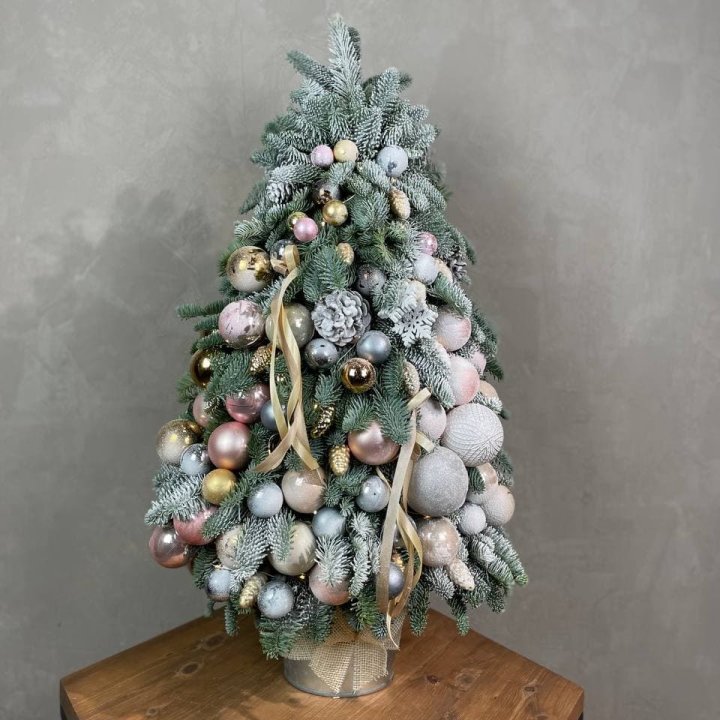 Новогодняя ёлка из веток датского нобилиса в Орле