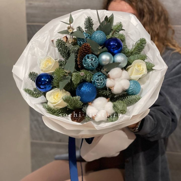 Новогодний букет "Синий иней" в Орле