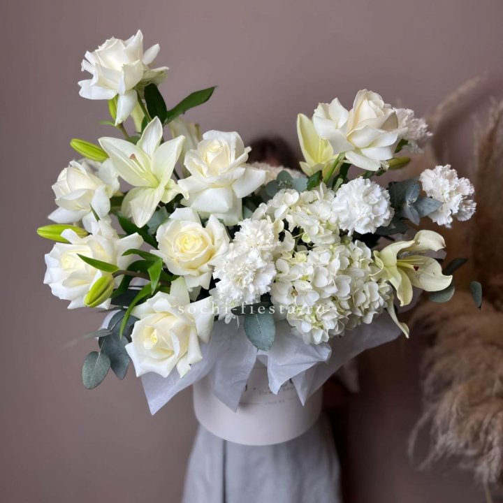 Цветочный бокс "Вайт дримс" в Орле