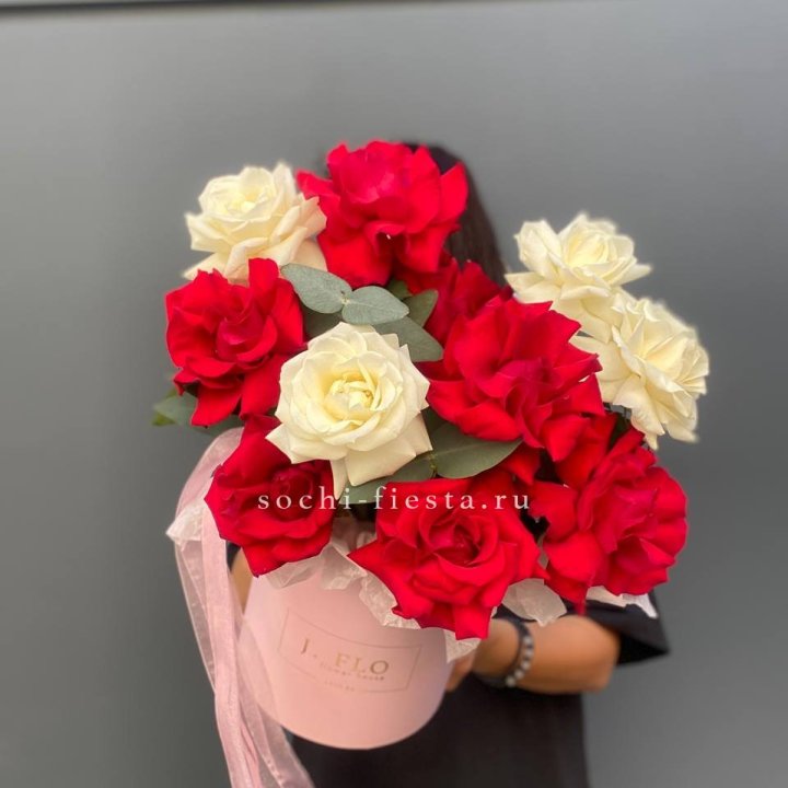 13 Французских роз в боксе в Орле