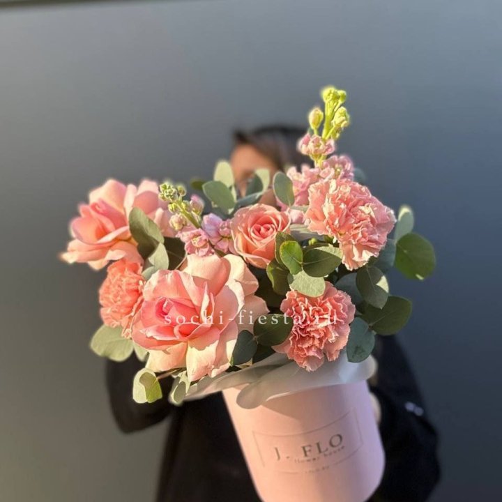 Цветы в боксе "Сизара" в Орле