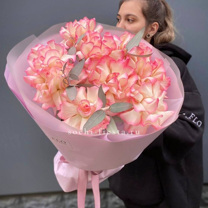 9 французских роз Джумилия в Орле