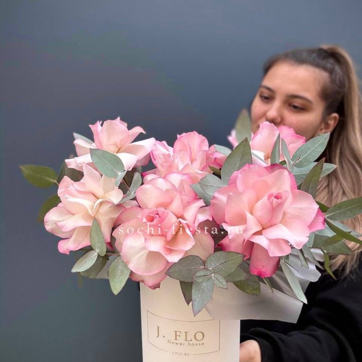 7 Французских роз в боксе в Орле