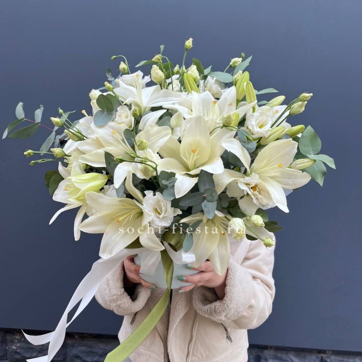 Бокс лилий и эустомы в Орле