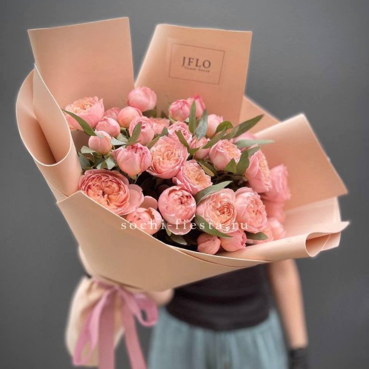 Букет из 9 кустовых роз Джульетта в Орле