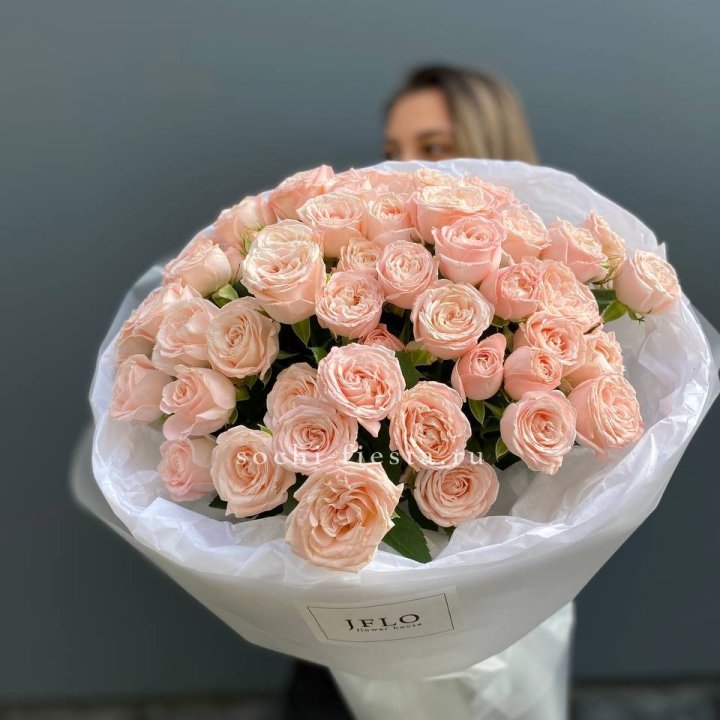 Букет кустовых роз Бомбастик в Орле