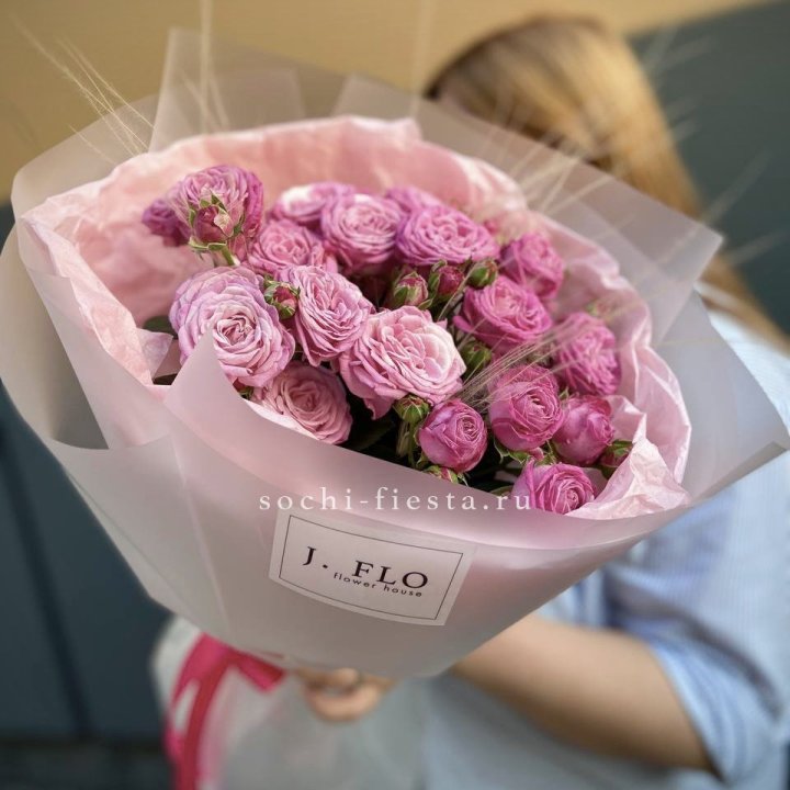 Пионовидные розы Мадам Бомбастик Pink в Орле