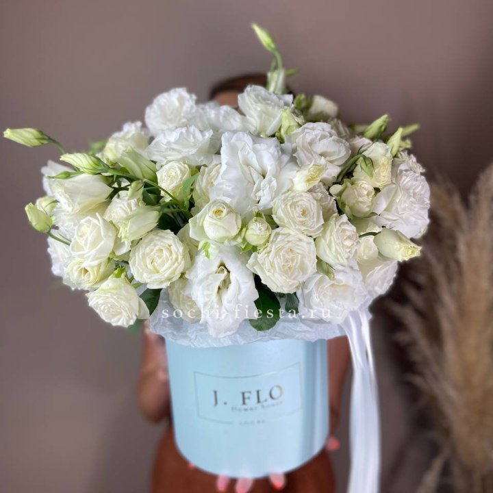 Бокс кустовых роз и эустомы  в Орле