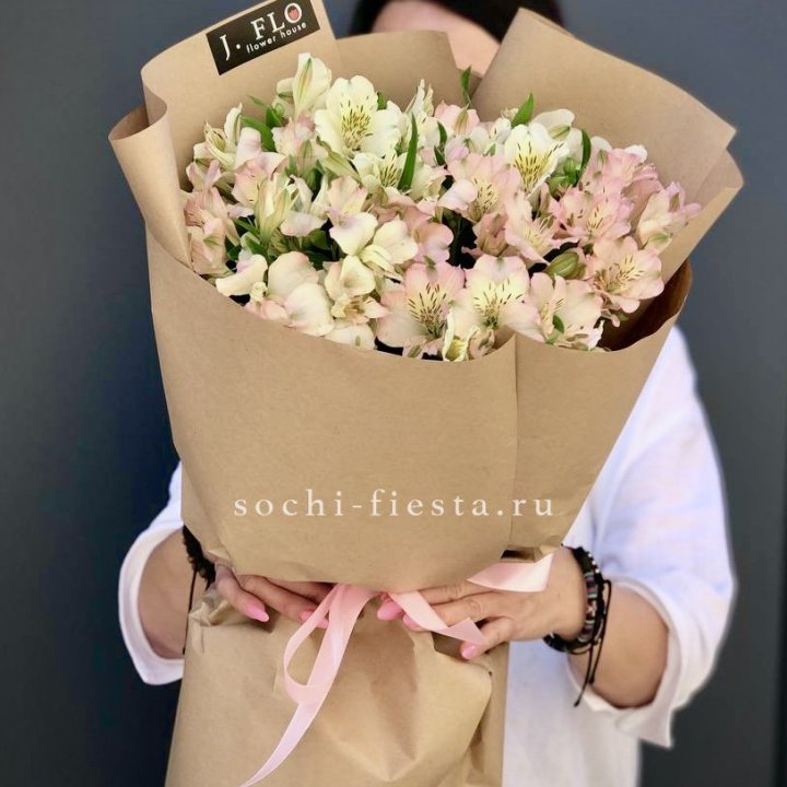 17  альстромерий в крафте в Орле