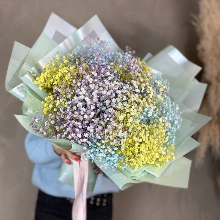 Букет радужных гипсофил в Орле