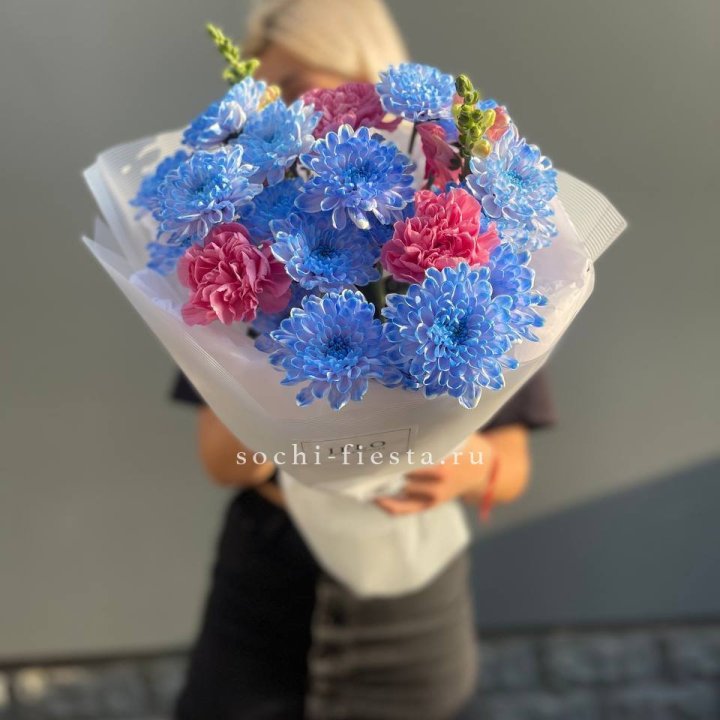 Букет сборный с хризантемой в Орле