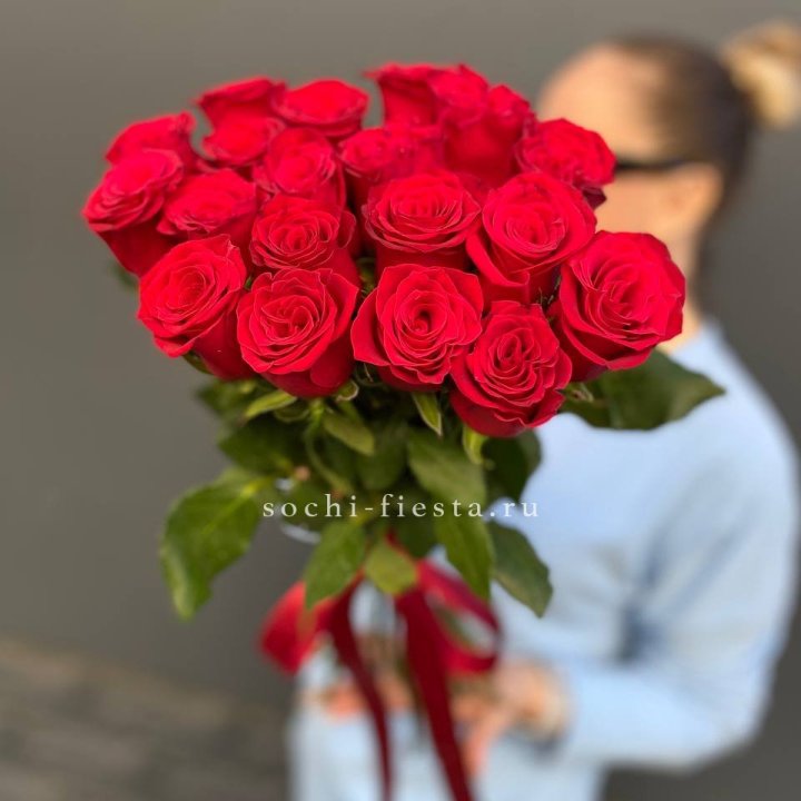 19 красных роз в Орле