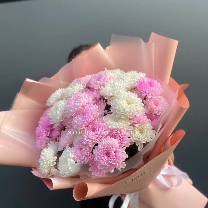  Букет бело-розовых хризантем  в Орле