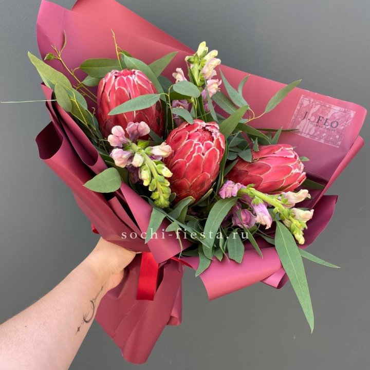 Букет из протеи "Квин" в Орле