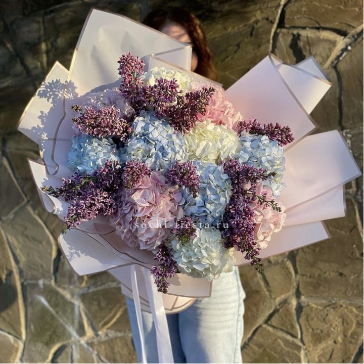 Букет гортензии с сиренью в Орле