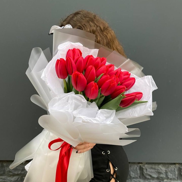  25 красных воздушных тюльпанов в Орле