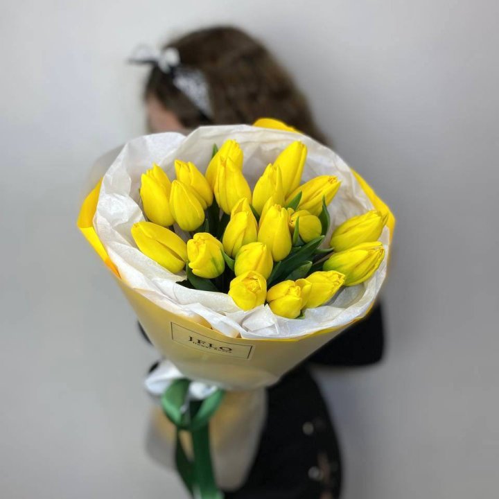  19 жёлтых тюльпанов в Орле