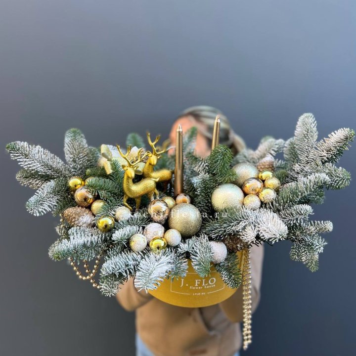 Композиция "Мери крисмас голд" в Орле