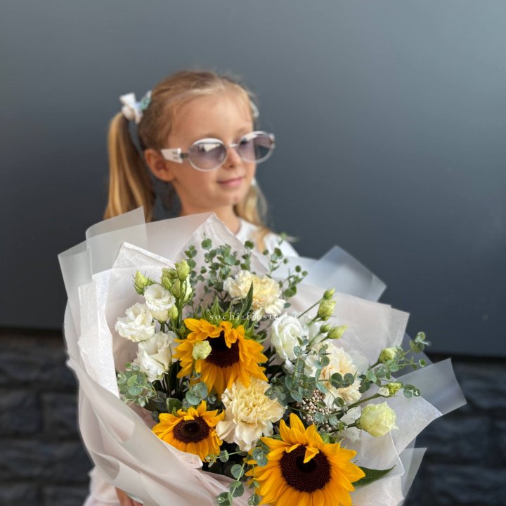  Букет  из стойких цветов с подсолнухами в Орле