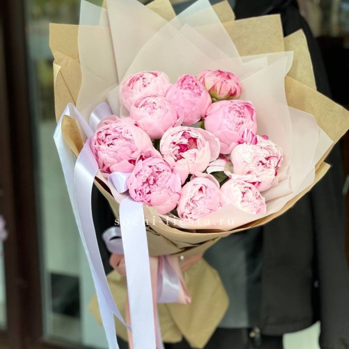 11 пионов в оформлении в Орле