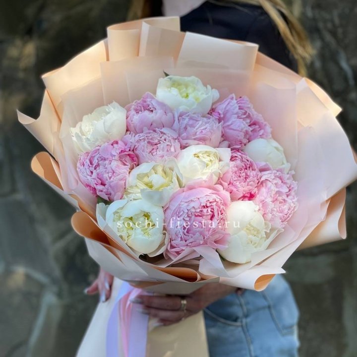Букет 15 зефирных пионов в Орле
