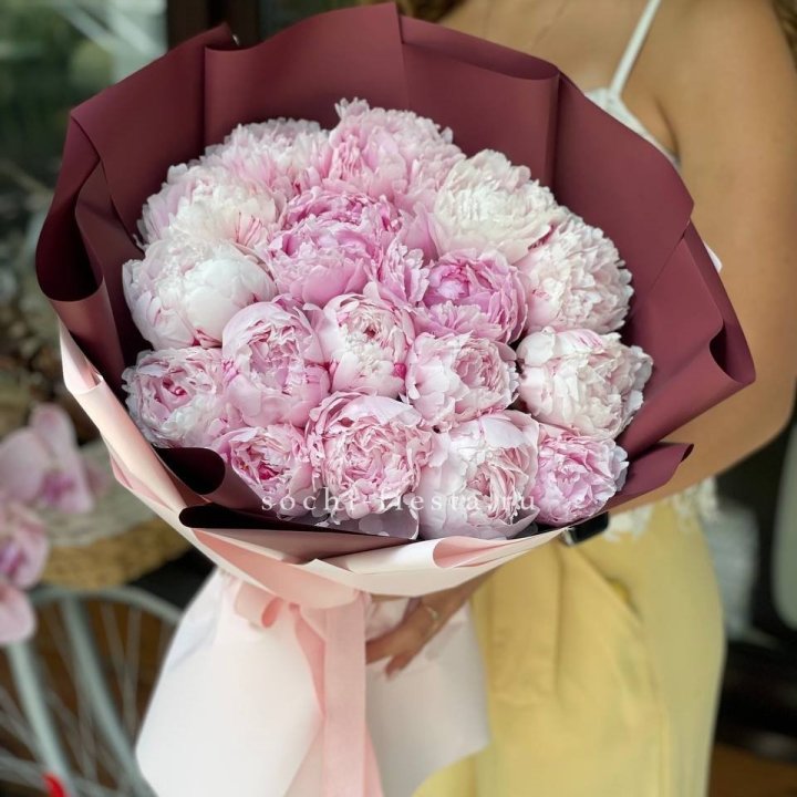 Букет 17 зефирных пионов в Орле